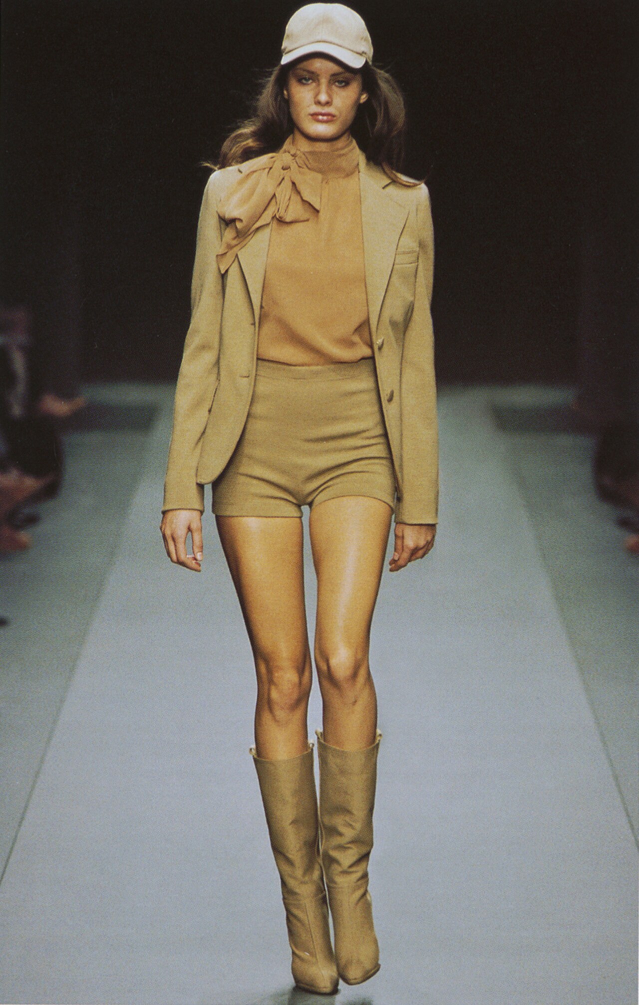 2002年秋冬ファッションショー Miu Miu