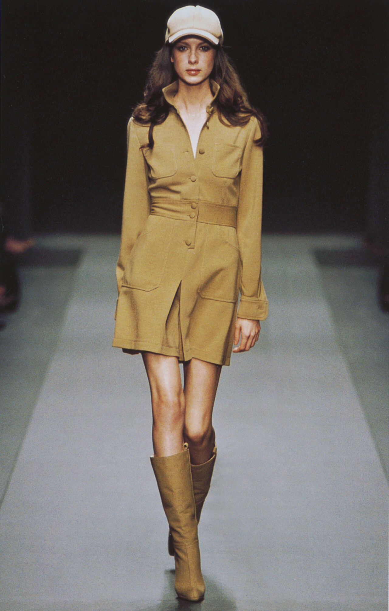2002年秋冬ファッションショー Miu Miu