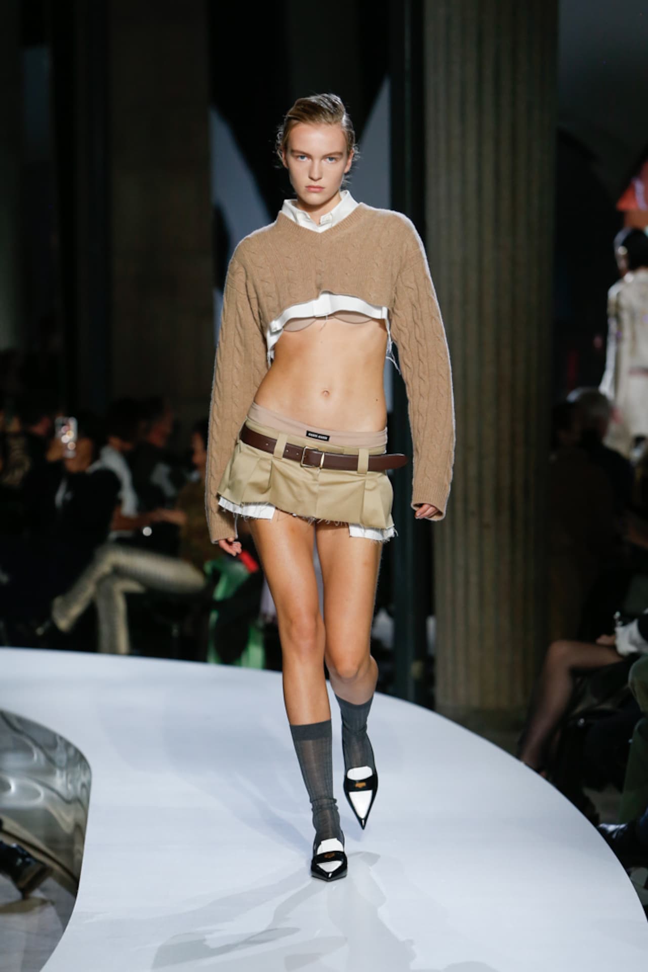 22年春夏ファッションショー Miu Miu