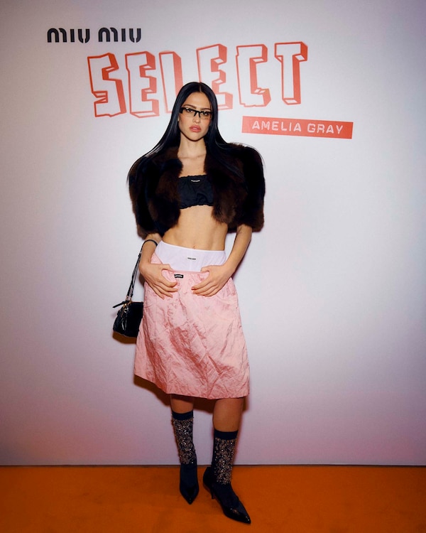 MIUMIU 今季新作　ポロ　ボーダー Paloma Elsesser, Dara Allen and More Attend the Miu Miu SELECT