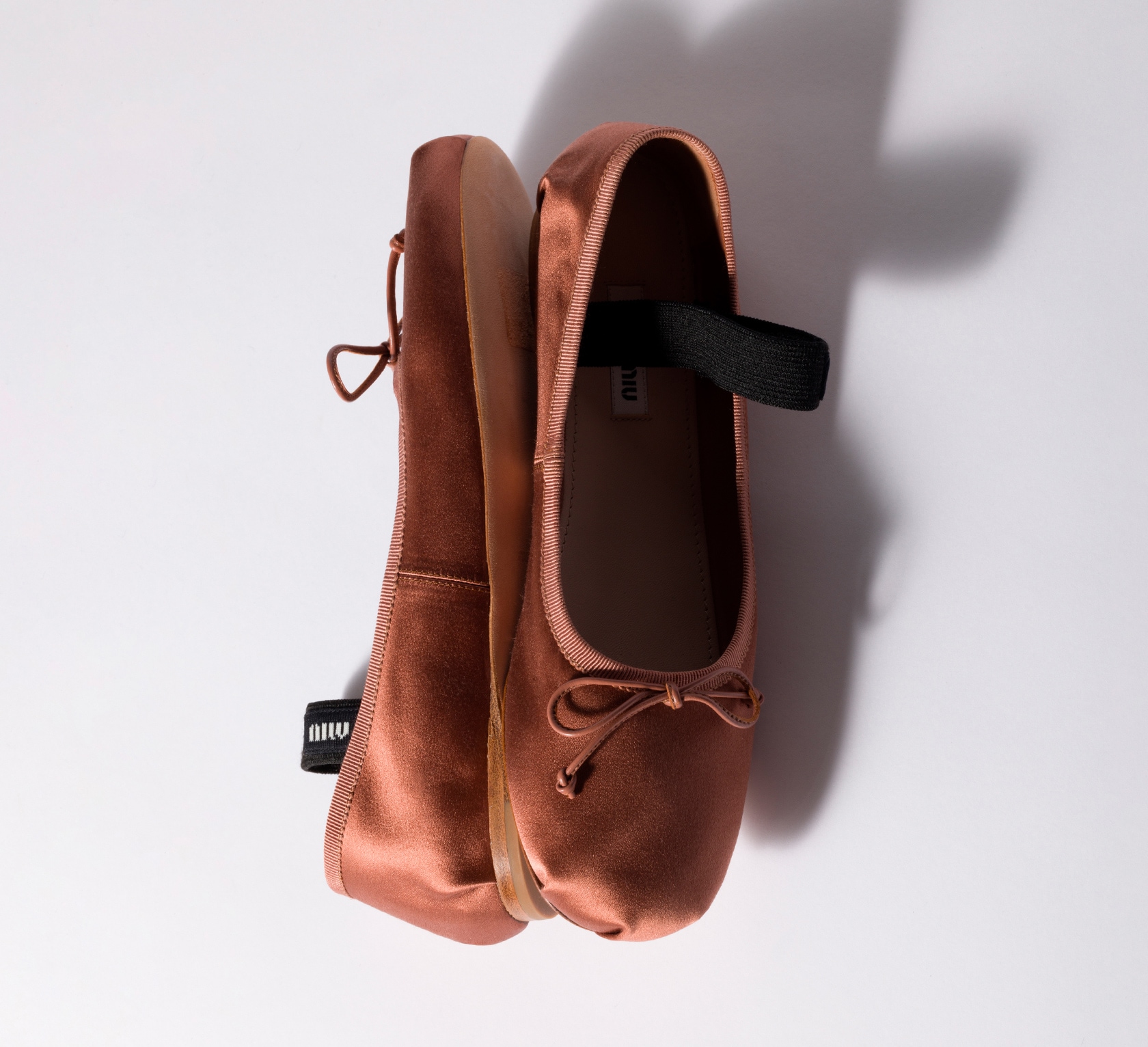 レディース アイコニックシューズ Miu Miu