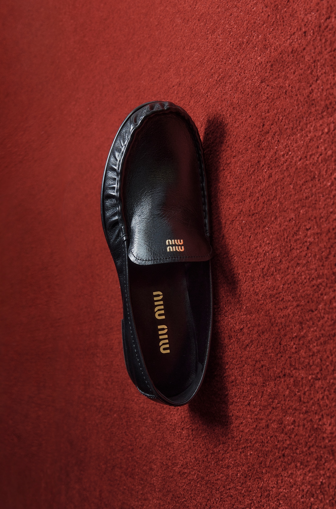 MIUMIUストーン付き黒フラットシューズ 38.5