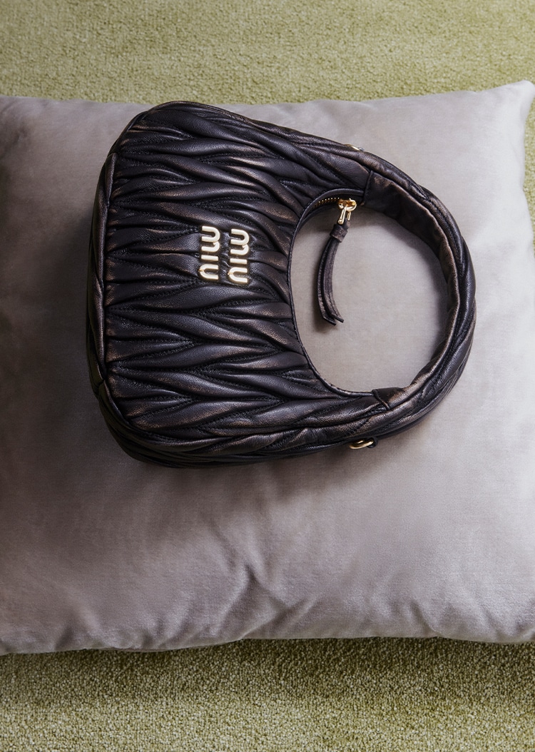 美品◆miu miu◆ミニスカート。バーバリー、ポールスミス、コーチ、フルラ Paul Smith ポールスミス 財布 ラブレター がま口 三つ折り 三