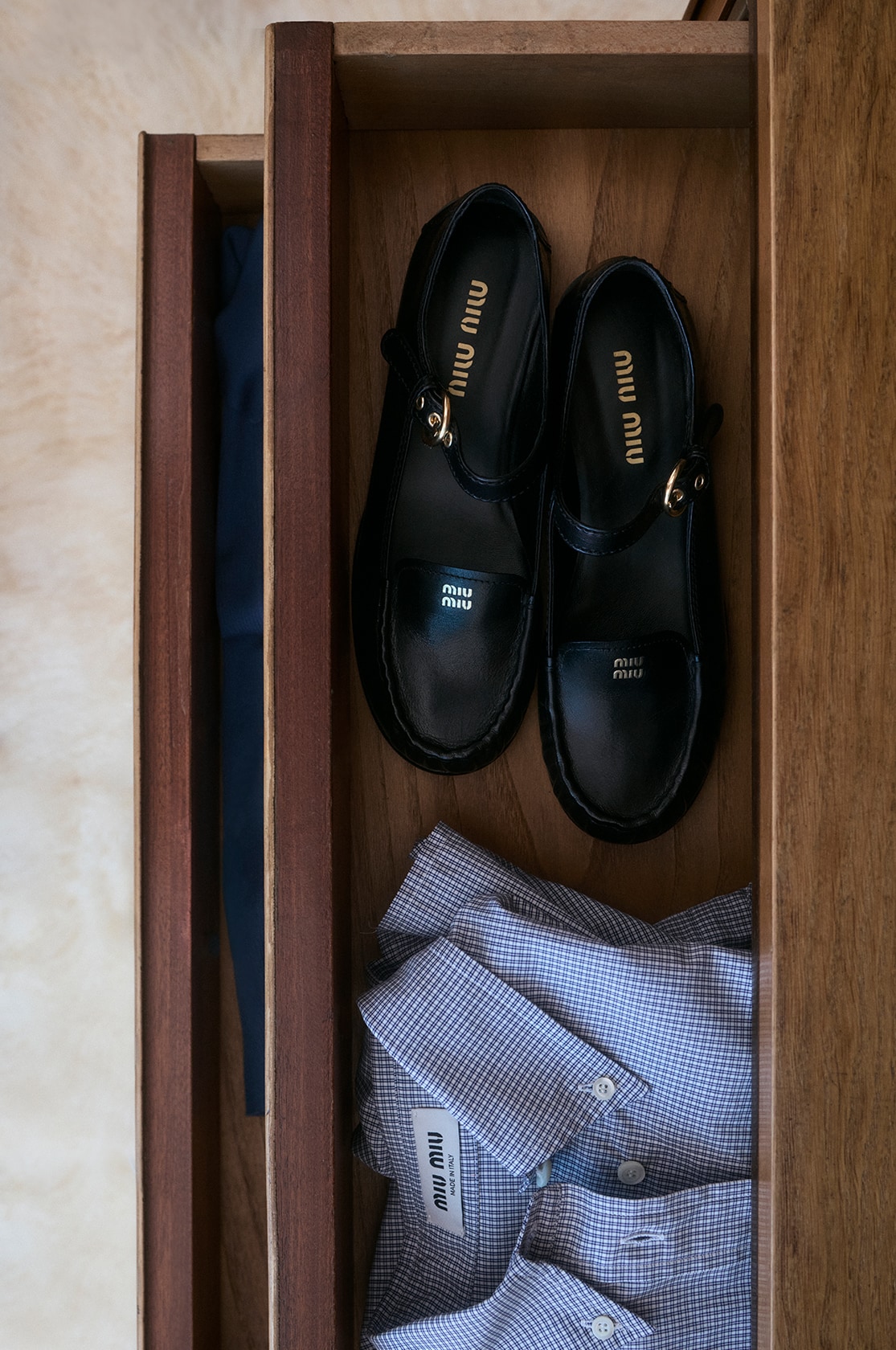 〚極美品試着のみ〛miu miu ブラック✕モスグリーン　パンプス（サイズ35） 3038002949413146_01_8749w.jpeg