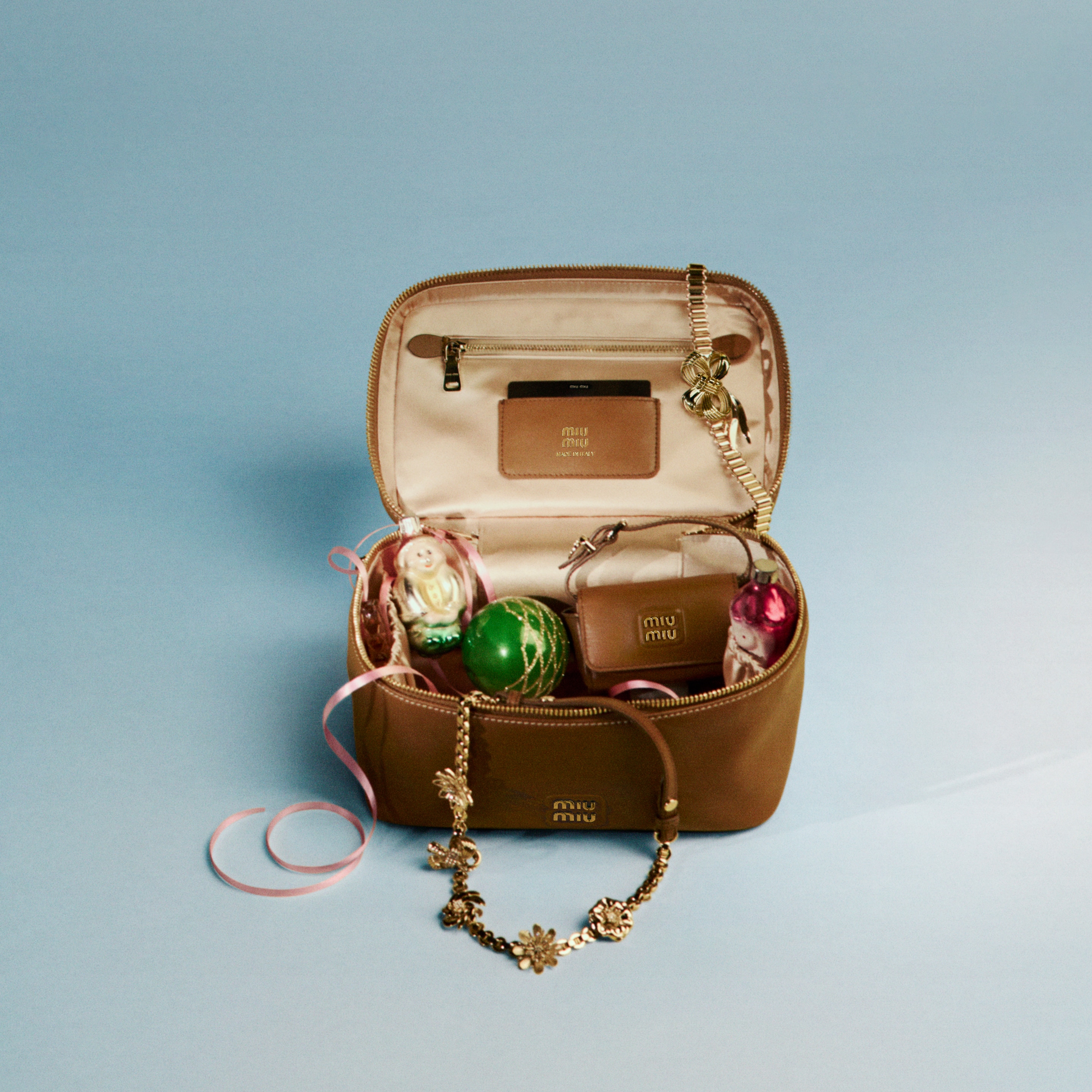 ミュウミュウ公式通販】コレクション｜MIU MIU公式サイト