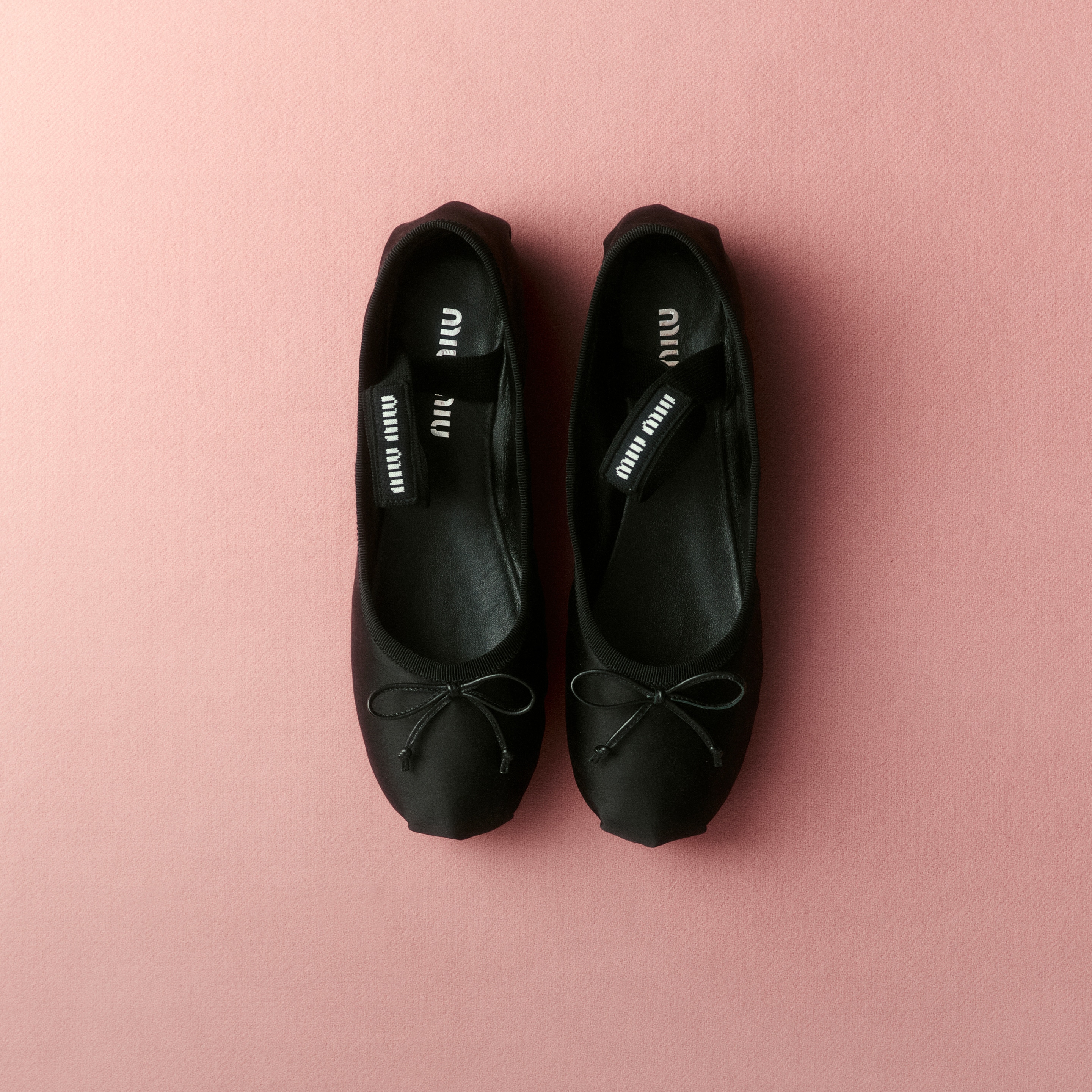 レディース アイコニックシューズ Miu Miu