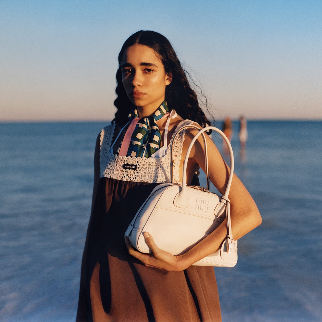 MIUMIU ダメージ加工シアーカットソー　ロゴラベル　y2k miu miu（ミュウミュウ） 23SS ロゴパッチロングスリーブシアーTシャツ