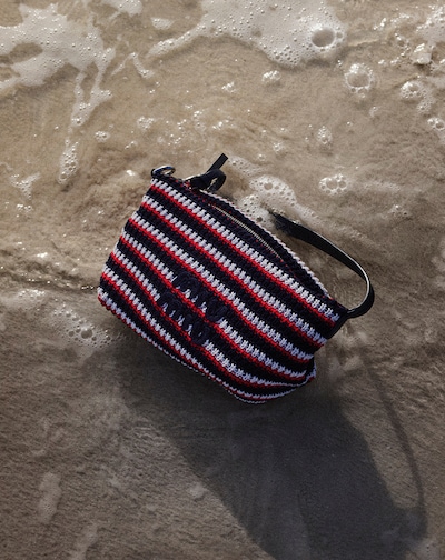 POUCHES