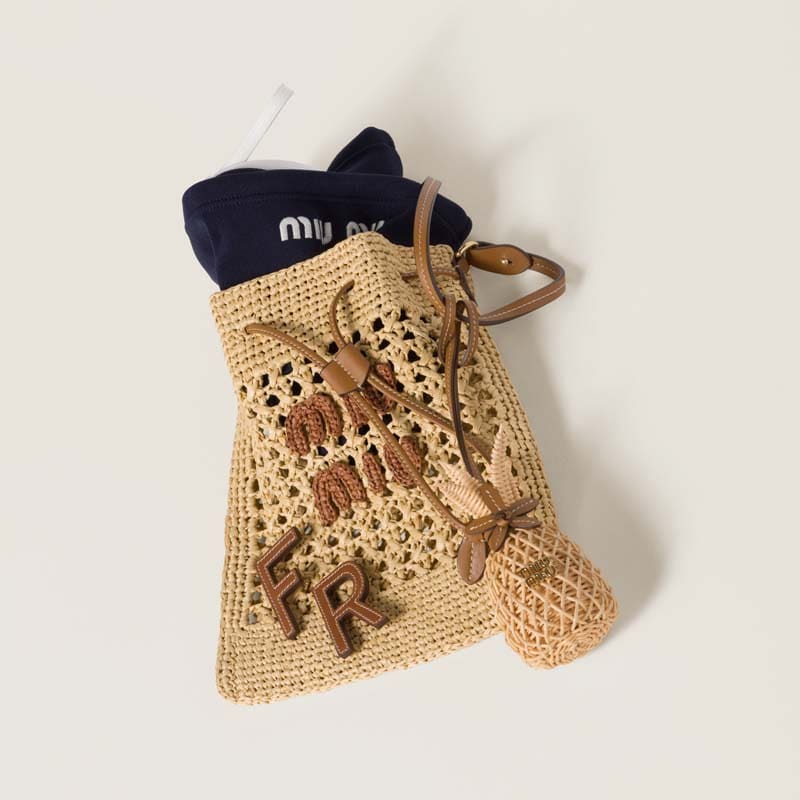 関税込 MiuMiu |Woven fabric mini-bag Miu Miu Woven Raffia Mini Bag | Neutrals | FARFETCH