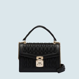 miu miu matelasse top handle bolsa