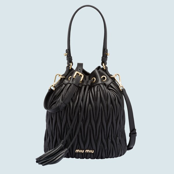 mejor proveedor para toda la familia clásico Bolso saco de piel de napa matelassé | Miu Miu 5BE037_N88_F0002_V_OOO mejor proveedor para toda la familia clásico Bolso saco de piel de napa matelassé | Miu Miu 5BE037_N88_F0002_V_OOO