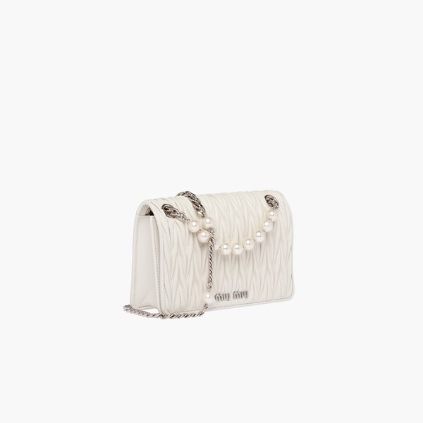 miu miu matelasse crossbody bolsa