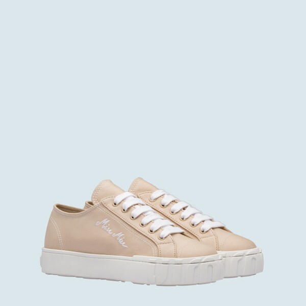 miu miu converse
