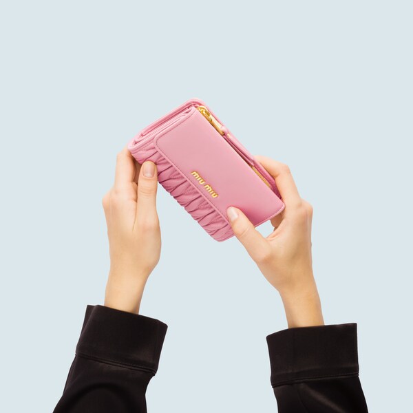 ミュウミュウ レディース 財布 公式オンラインストア ミュウミュウ レディース 財布 公式オンラインストア