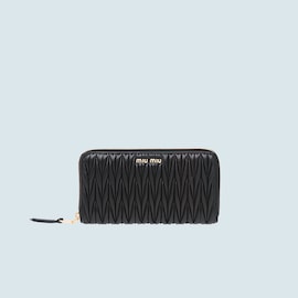 マテラッセナッパレザー 財布 ブラック Miu Miu マテラッセナッパレザー 財布 ブラック Miu Miu