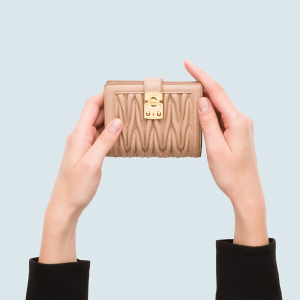 miu miu matelassé leather wallet