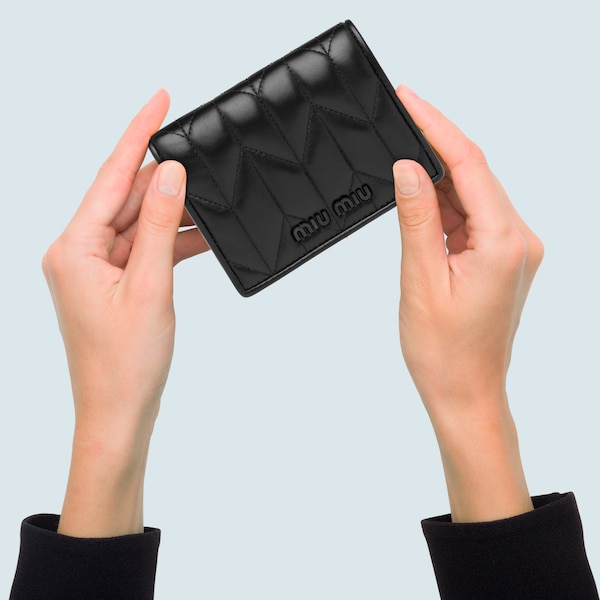ミュウミュウ レディース 財布 公式オンラインストア ミュウミュウ レディース 財布 公式オンラインストア