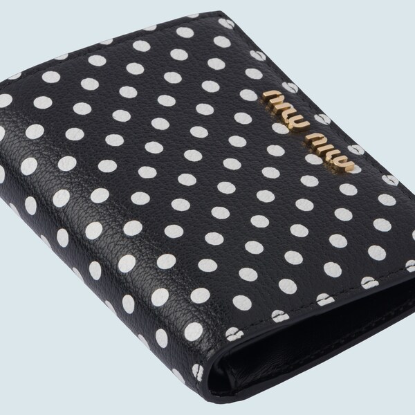 ミュウミュウ レディース 財布 公式オンラインストア