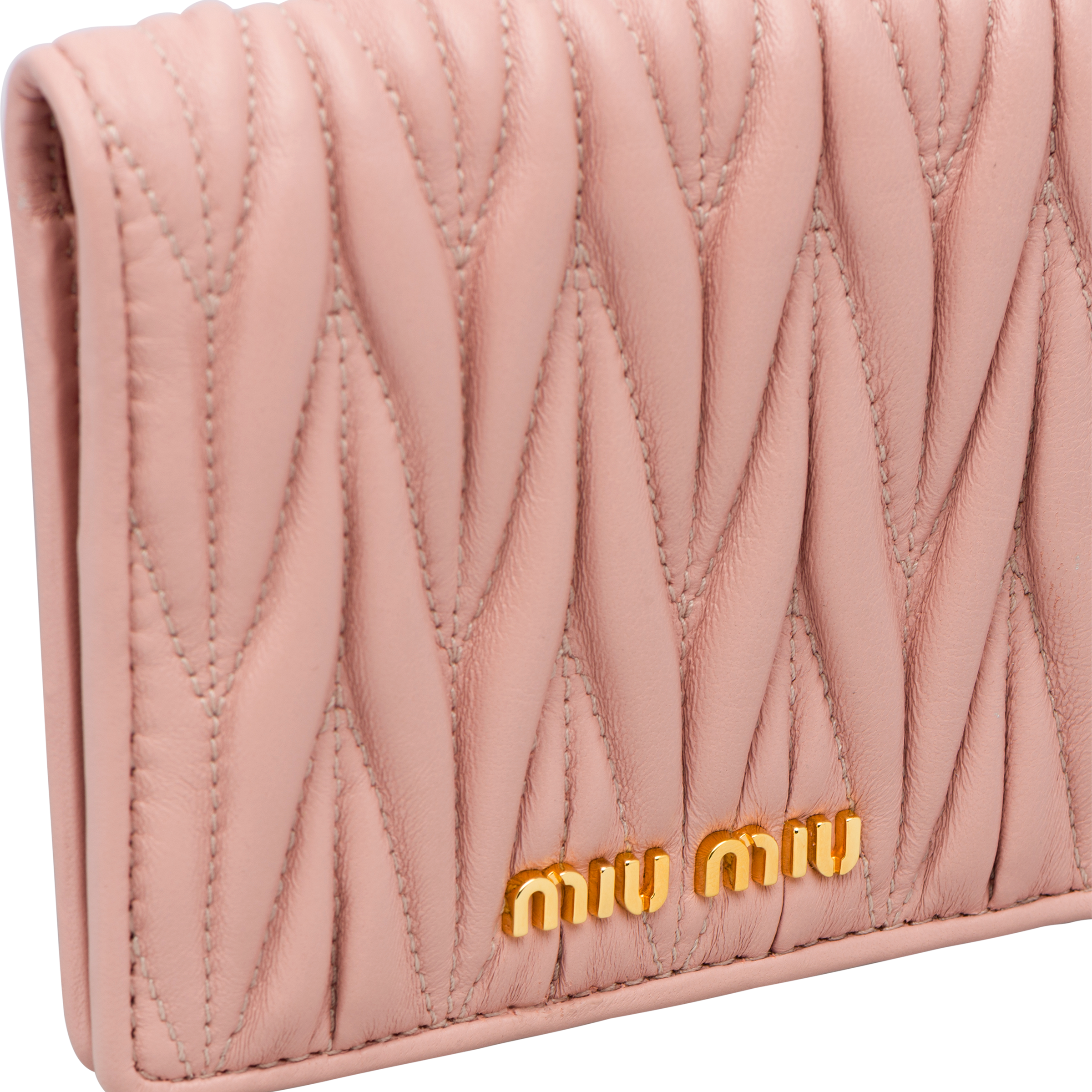 chain wallet in pink and white textured matelassé leather