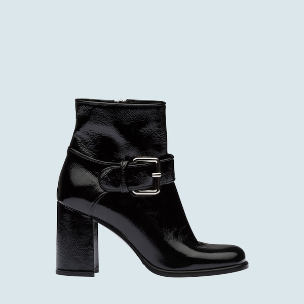 bota envernizada cano curto