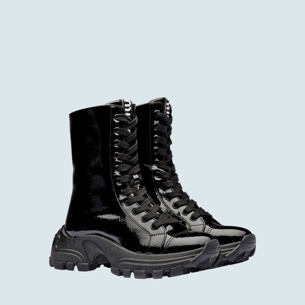 bota envernizada cano curto
