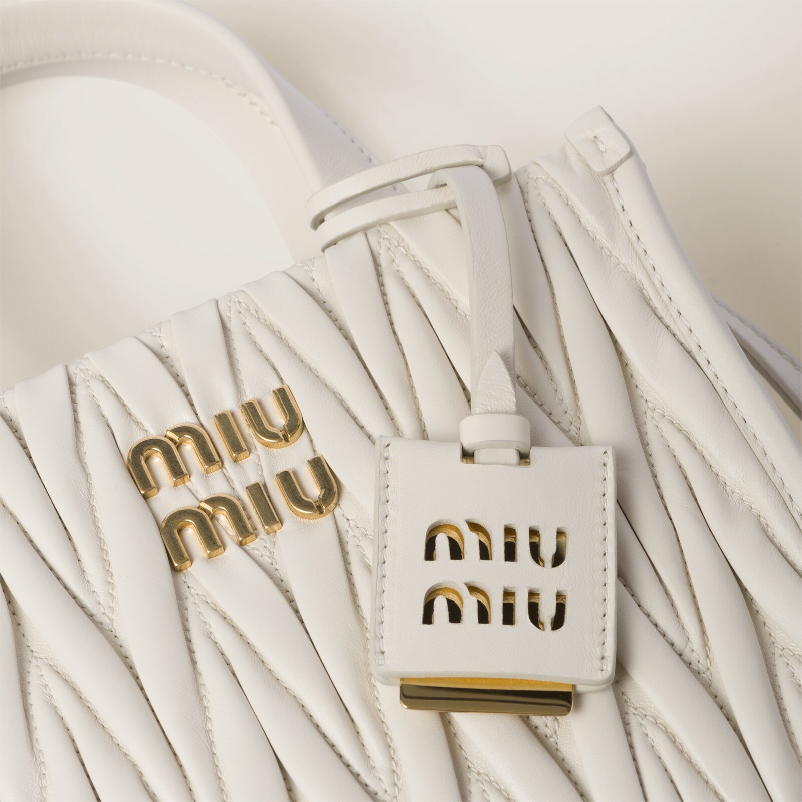 Weiss Handtasche Aus Matelassénappaleder Miu Miu