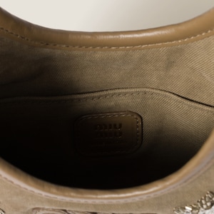 AF5BA281_2CU8_F0244_V_ORN_BKG_4