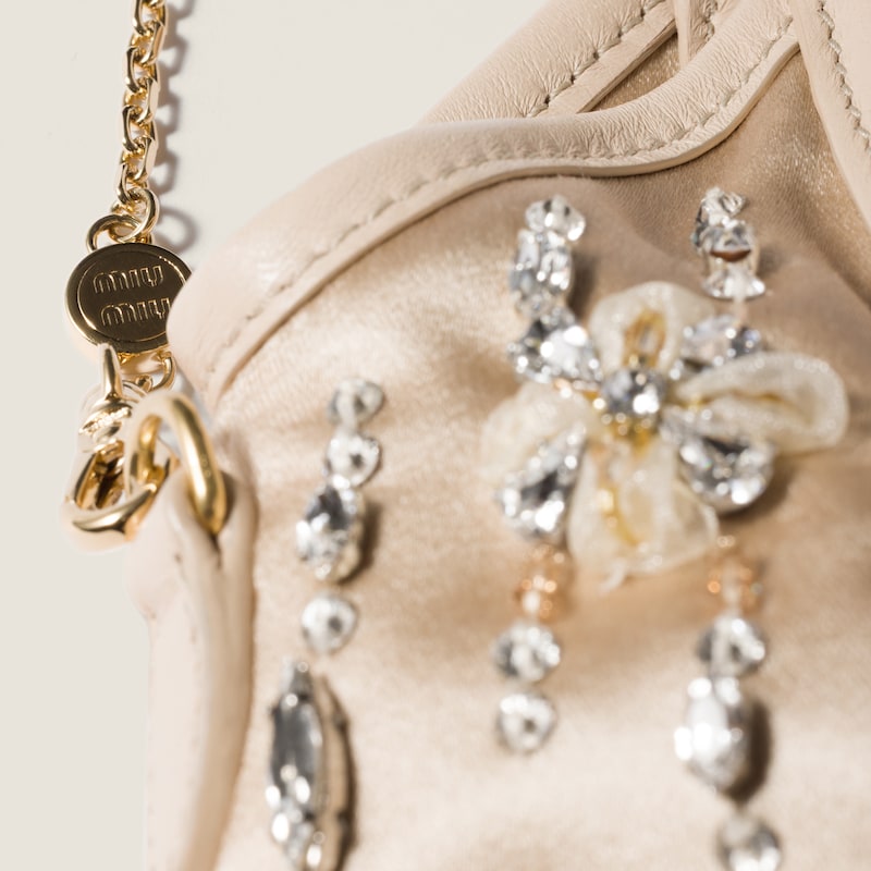 حقيبة IVY صغيرة من الساتان مطرزة