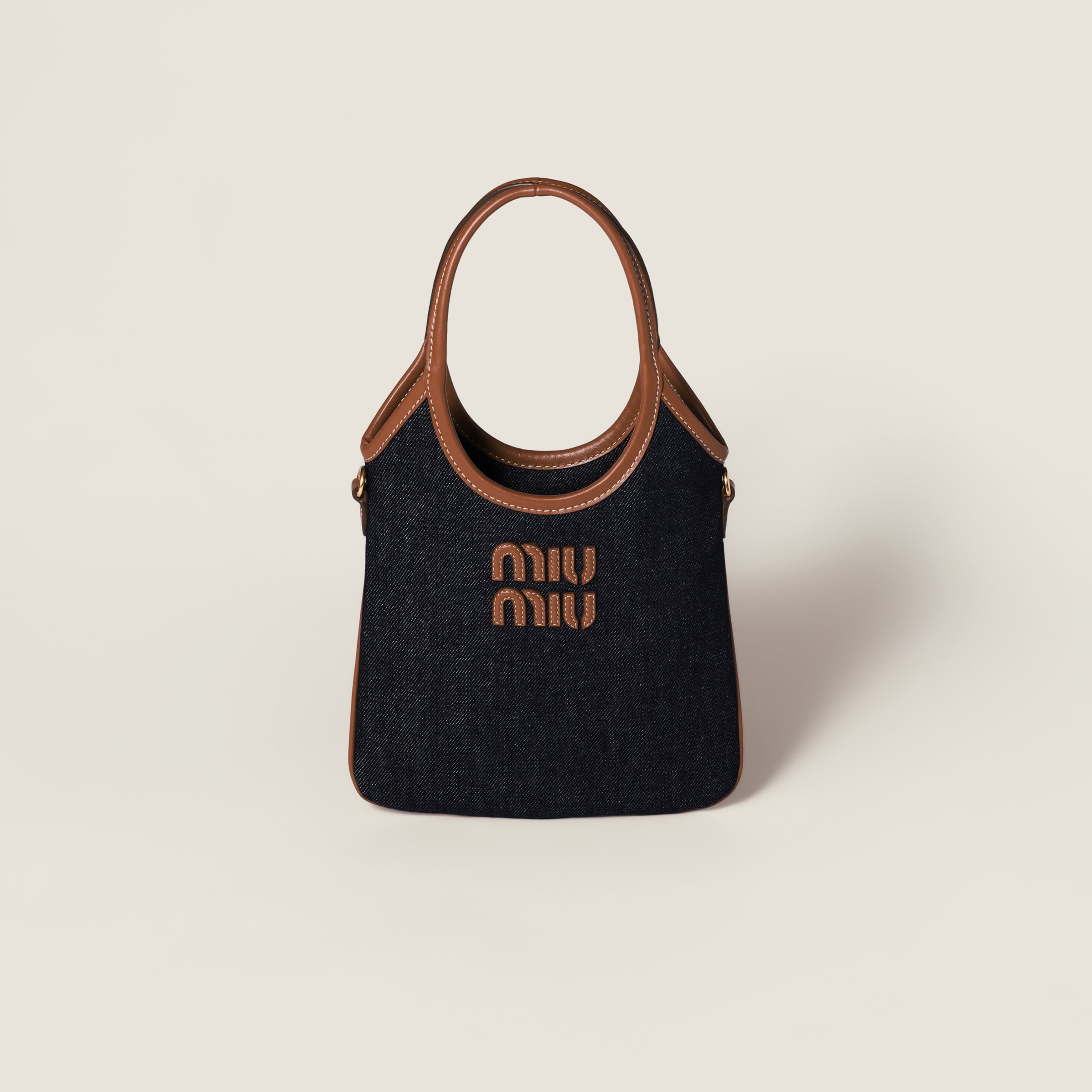 MiuMiu IVY デニムハンドバッグ ミュウミュウ春夏小物】人気バッグ＆ローファーがキャンバスや