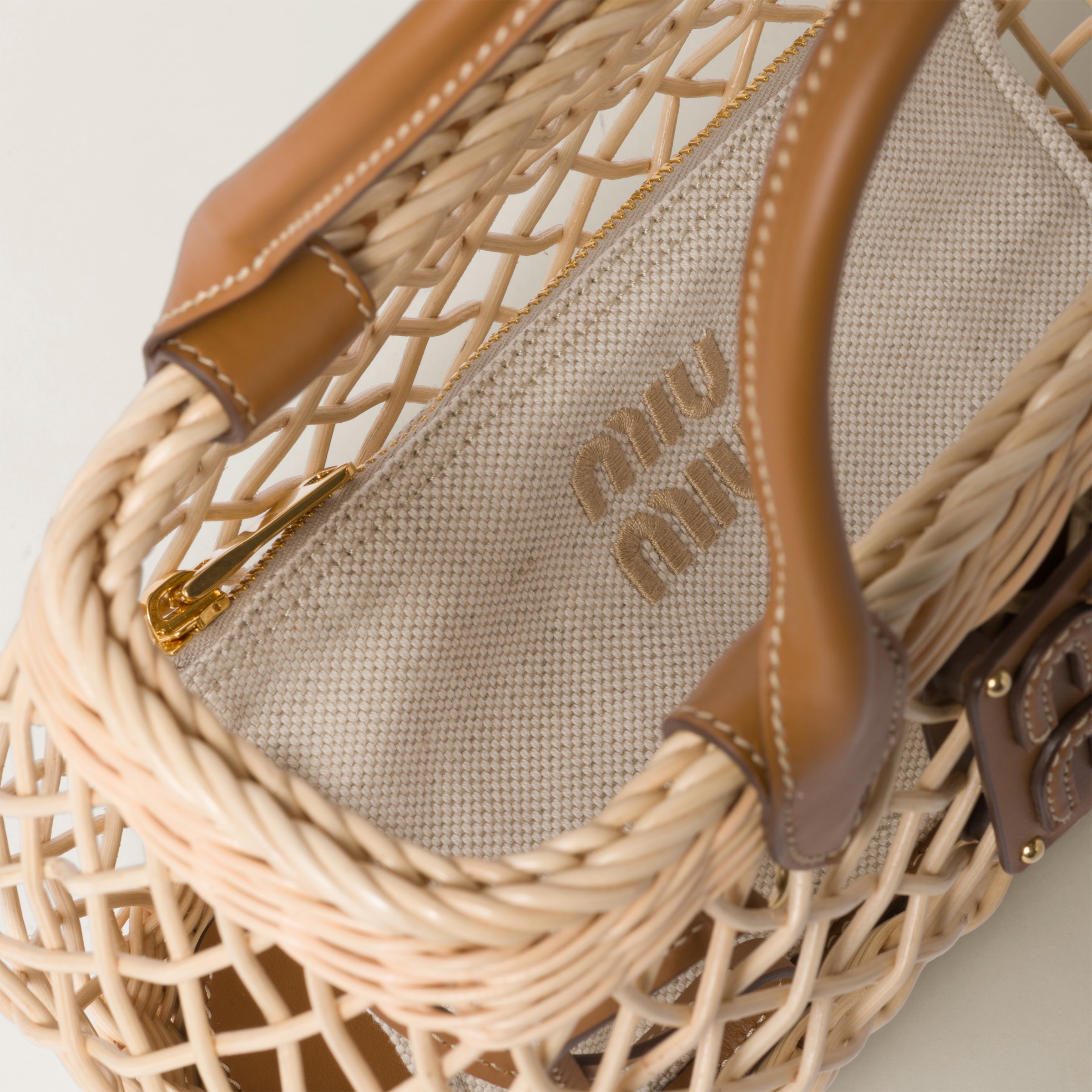 MIU MIU 5D123EF0053F33F0038 関税送料込 Tan/caramel Woven Fabric Handbag With Leather Trim | Miu Miu