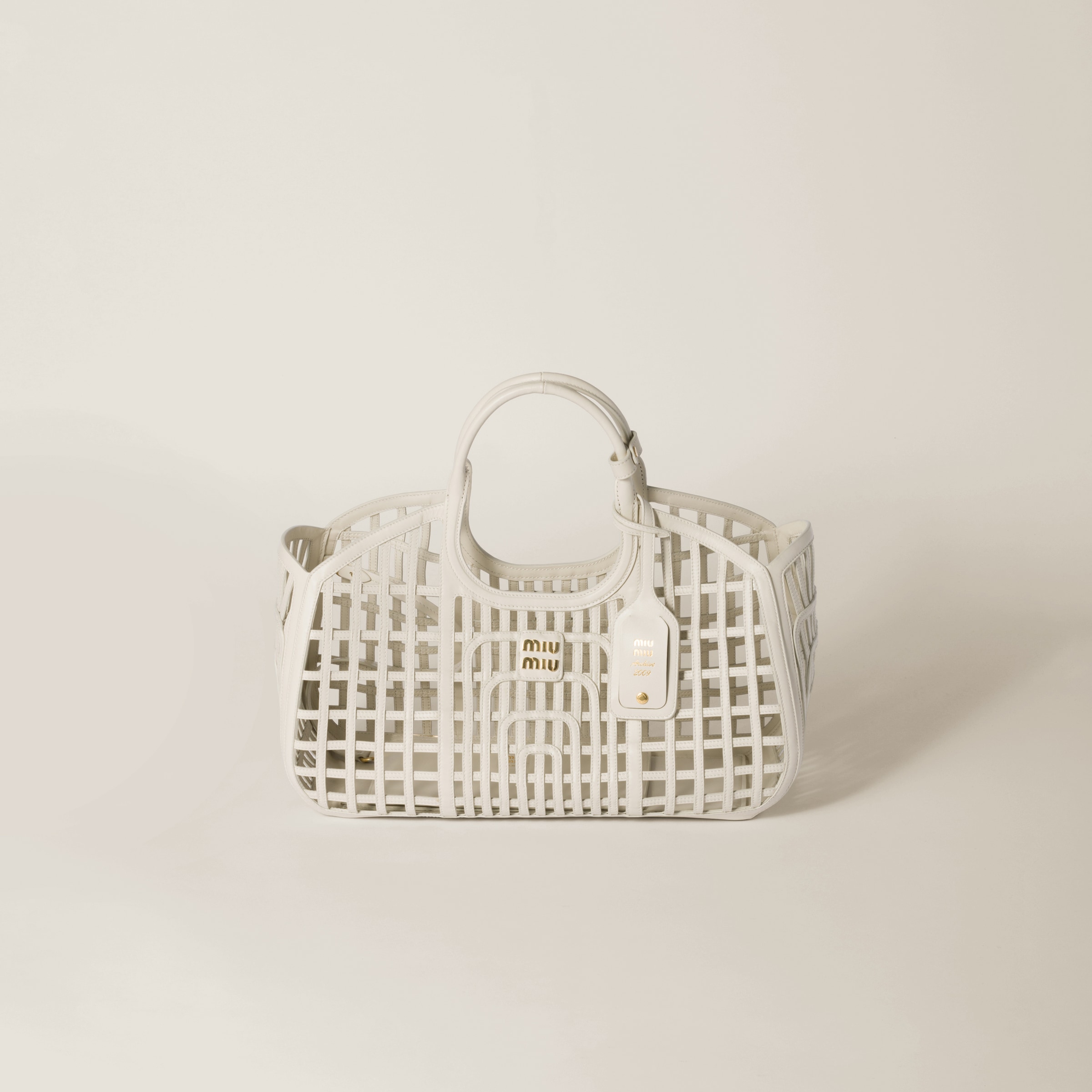 世界的に有名な レザー オフホワイト ハンドバッグ Miu Miu | Bag