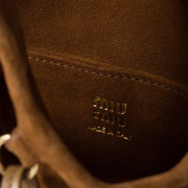 Suede bag with trick