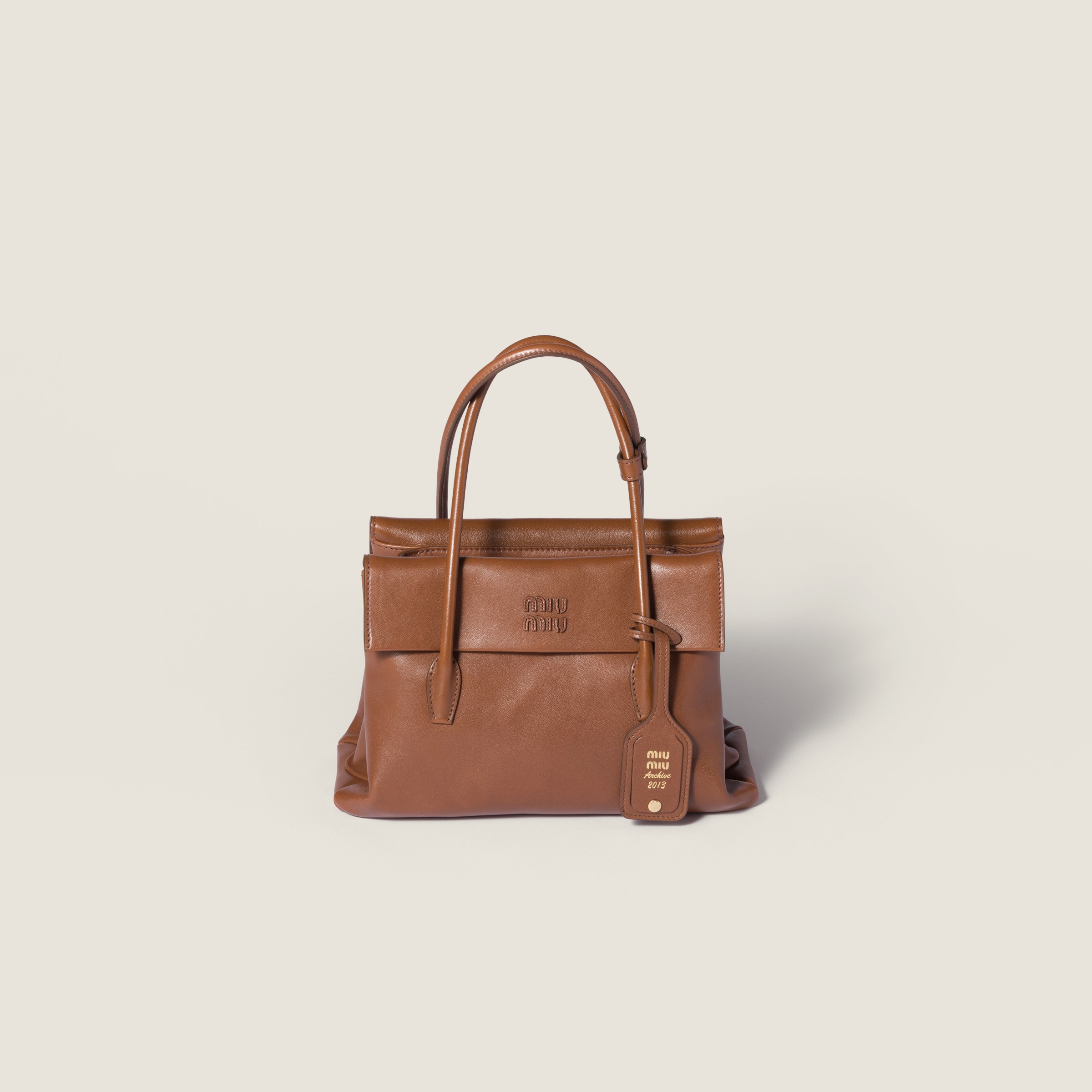 miu miu ブラウンレザーバッグ Miu Miu Aventure ナッパレザーバッグ | ブラウン | FARFETCH JP