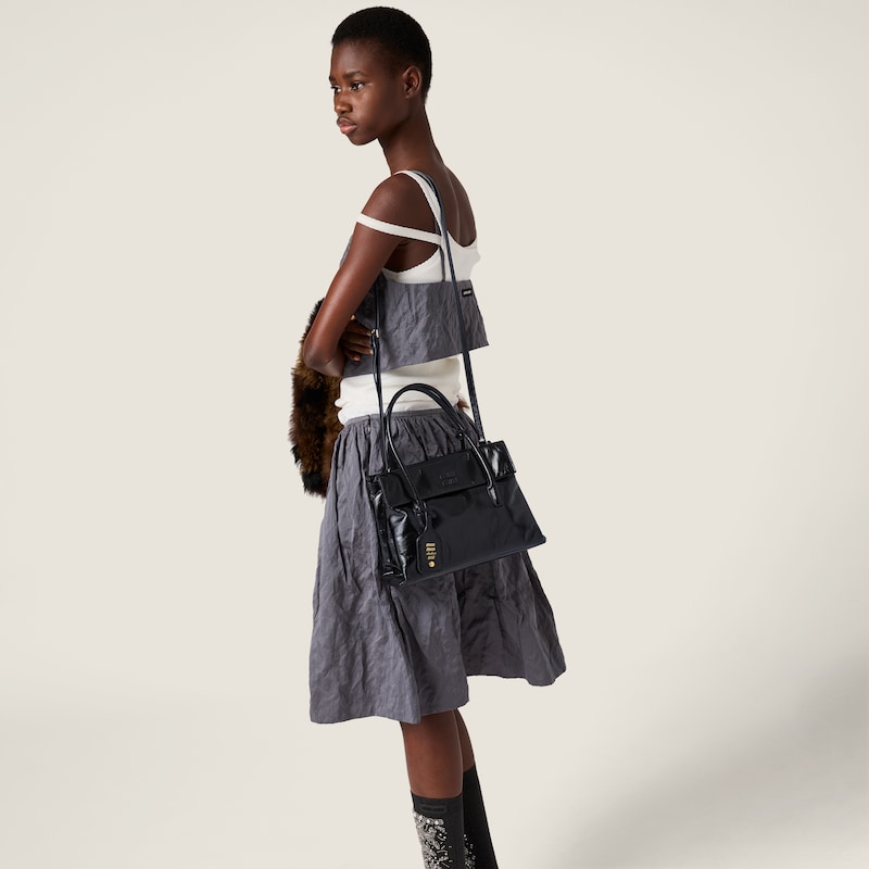 Solitaire shiny leather bag