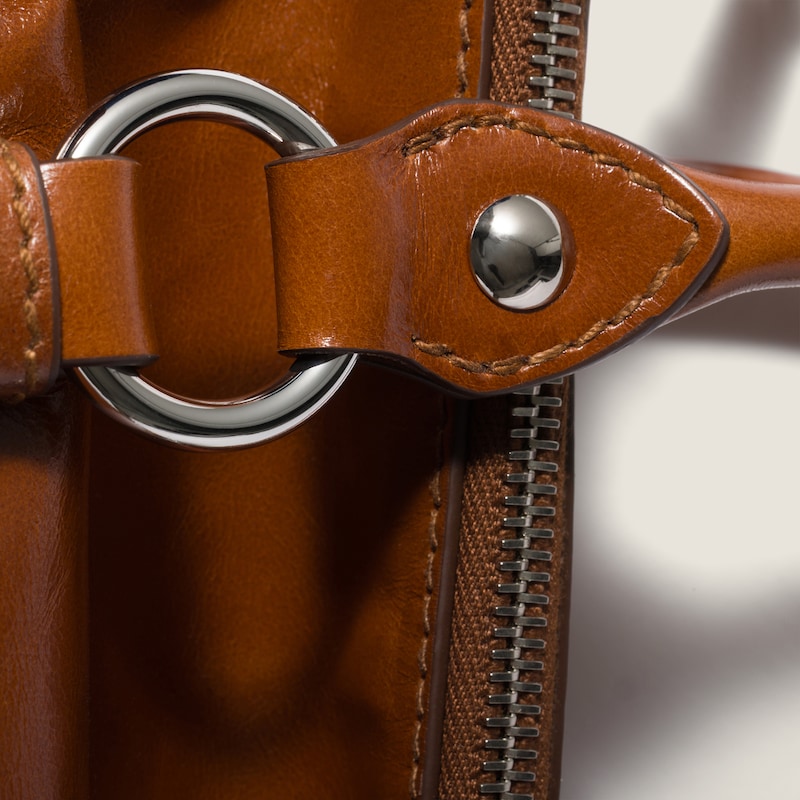 Sac à poignée supérieure en cuir brillant