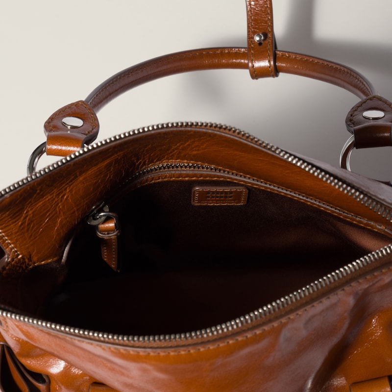 Sac à poignée supérieure en cuir brillant