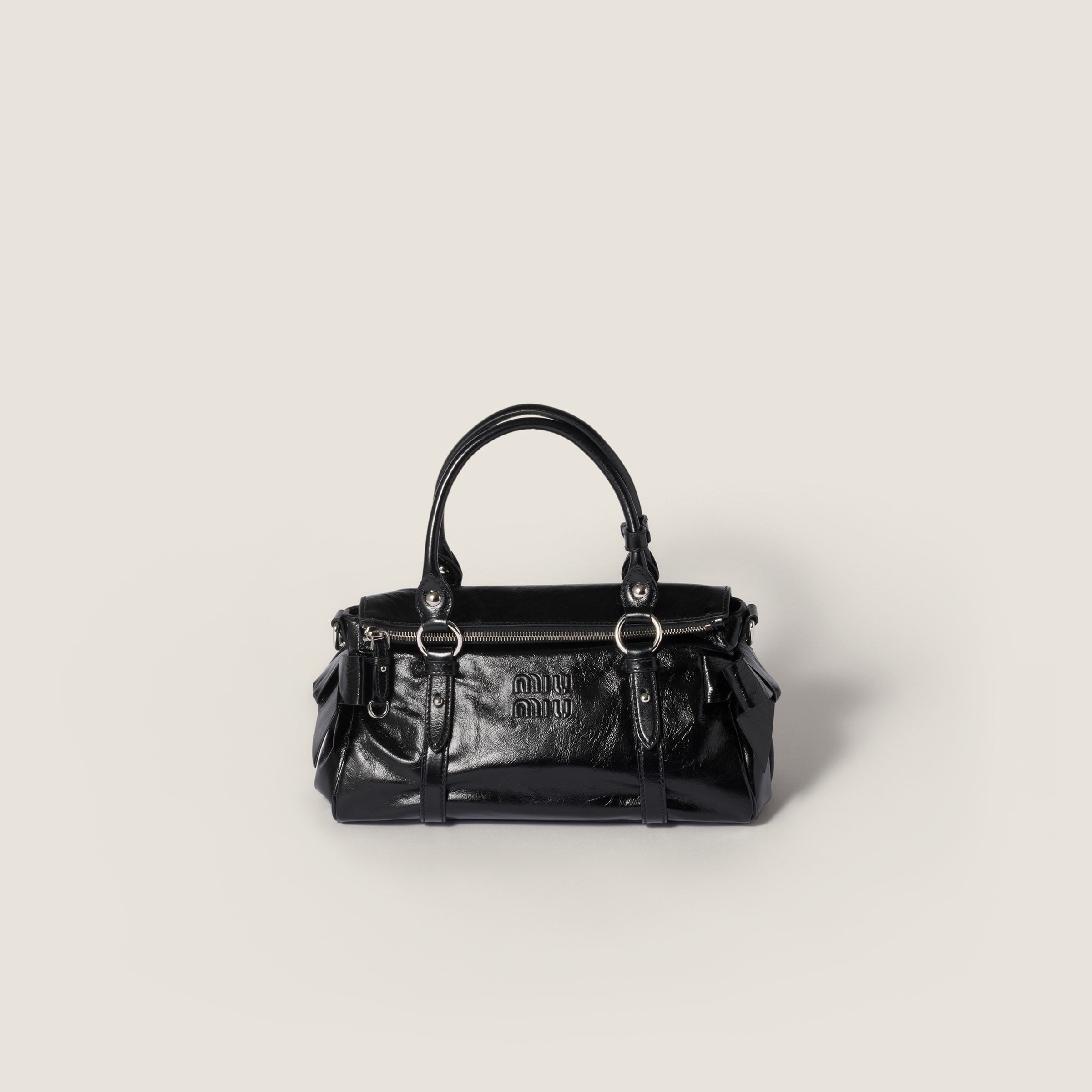 ブラック 光沢感のあるレザー ハンドバッグ | Miu Miu - 日本