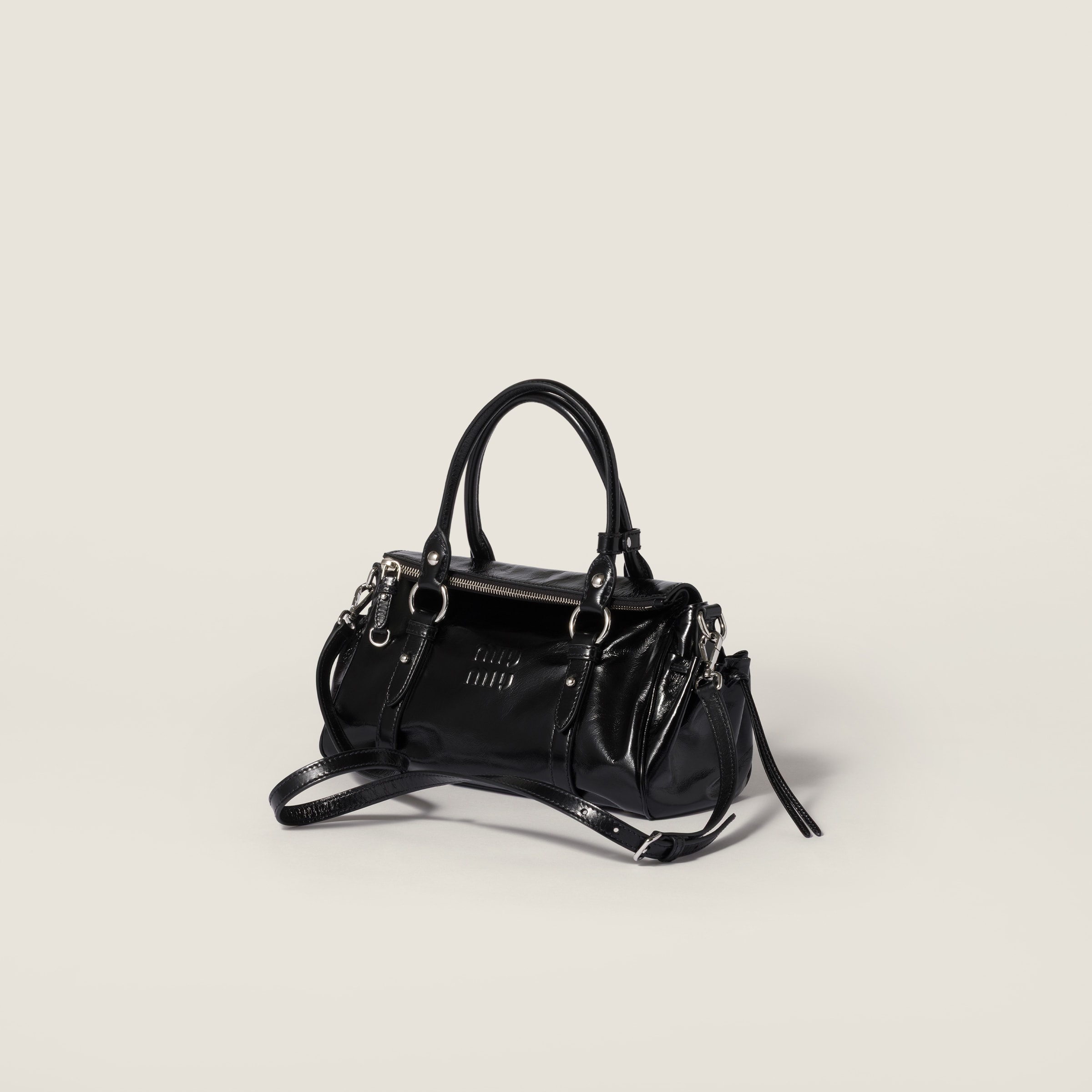ブラック 光沢感のあるレザー ハンドバッグ | Miu Miu - 日本