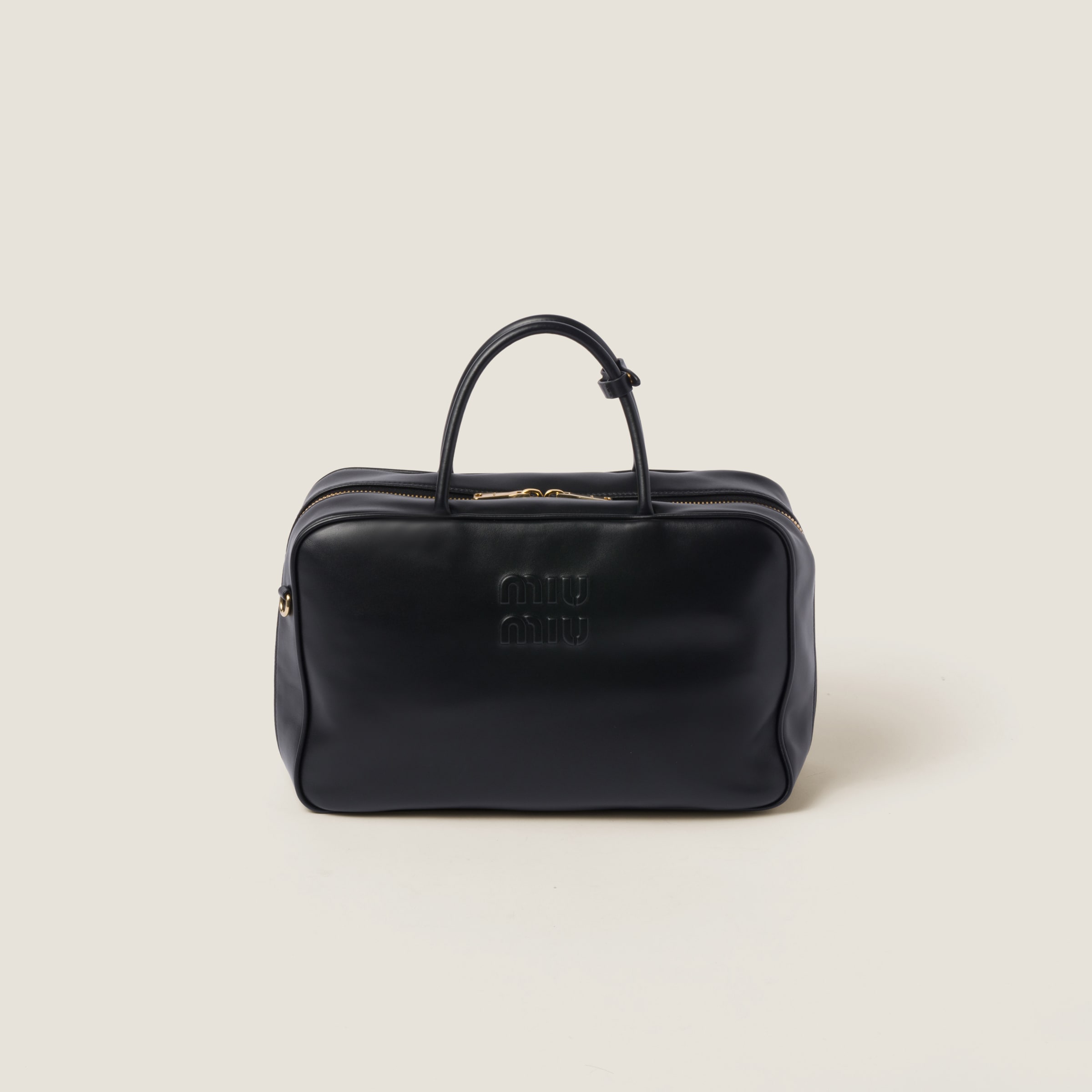 Miu Miu Wander Matelasse Link Shoulder Bag in Nero, Black. Size all.