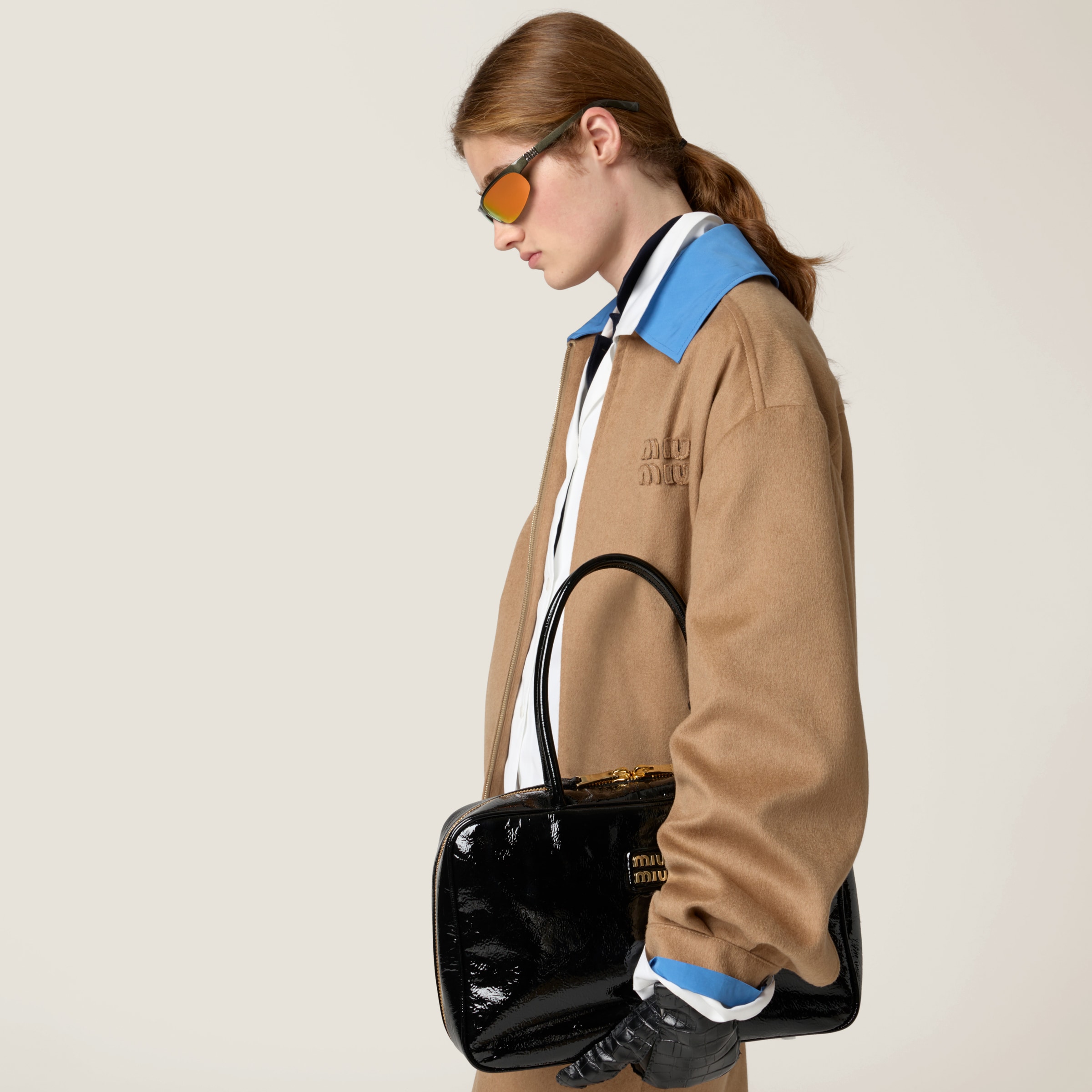 ブラック ボー ナプラックパテントレザー バッグ | Miu Miu
