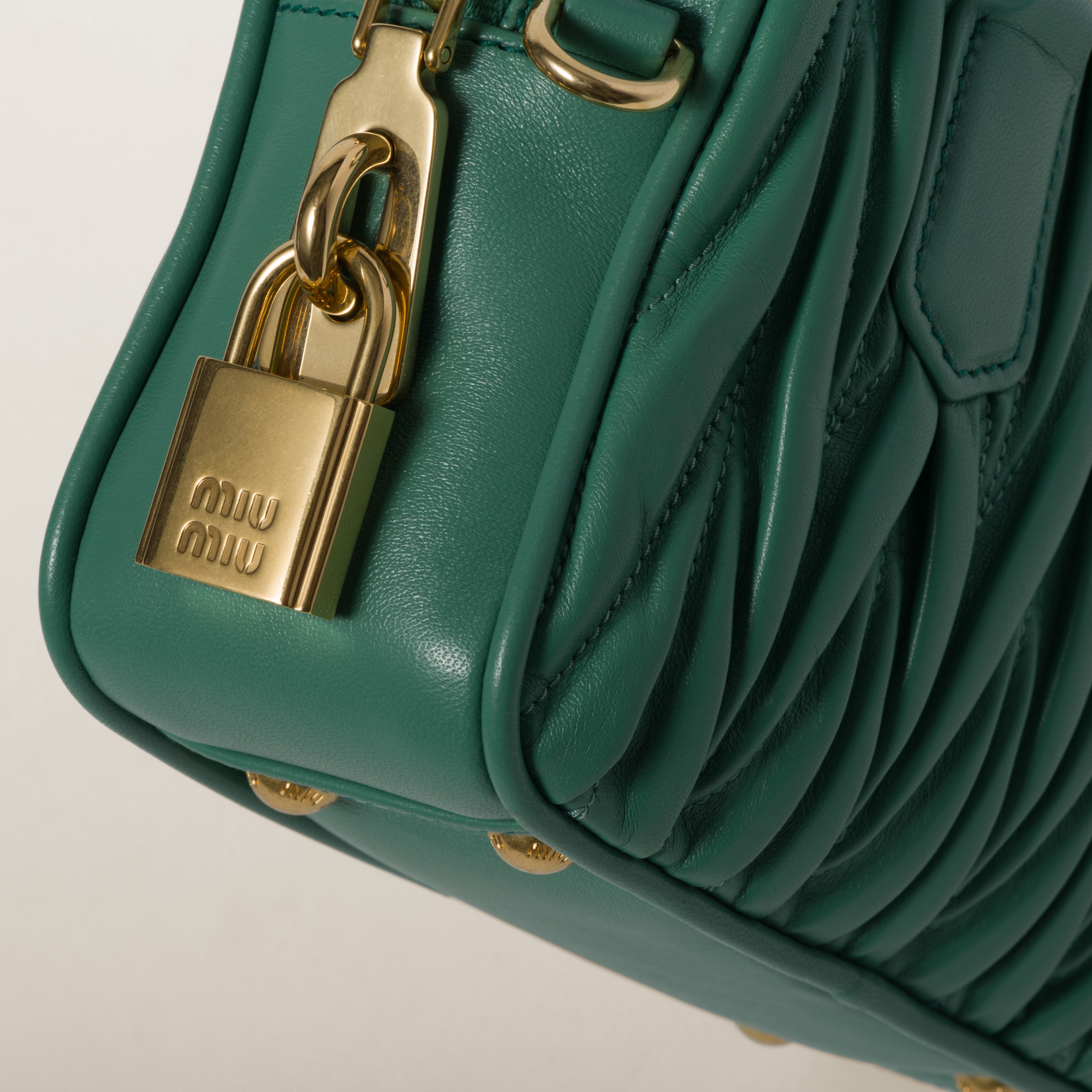 miumiu☆25SS Arcadie アルカディ 2WAY トートバッグ SOY GREEN 5BB123_N88_F0092_V_YOO_SLB.jpg