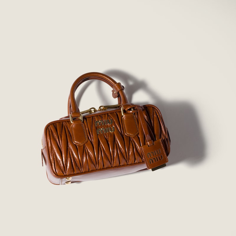 Sac Arcadie en cuir matelassé brillant