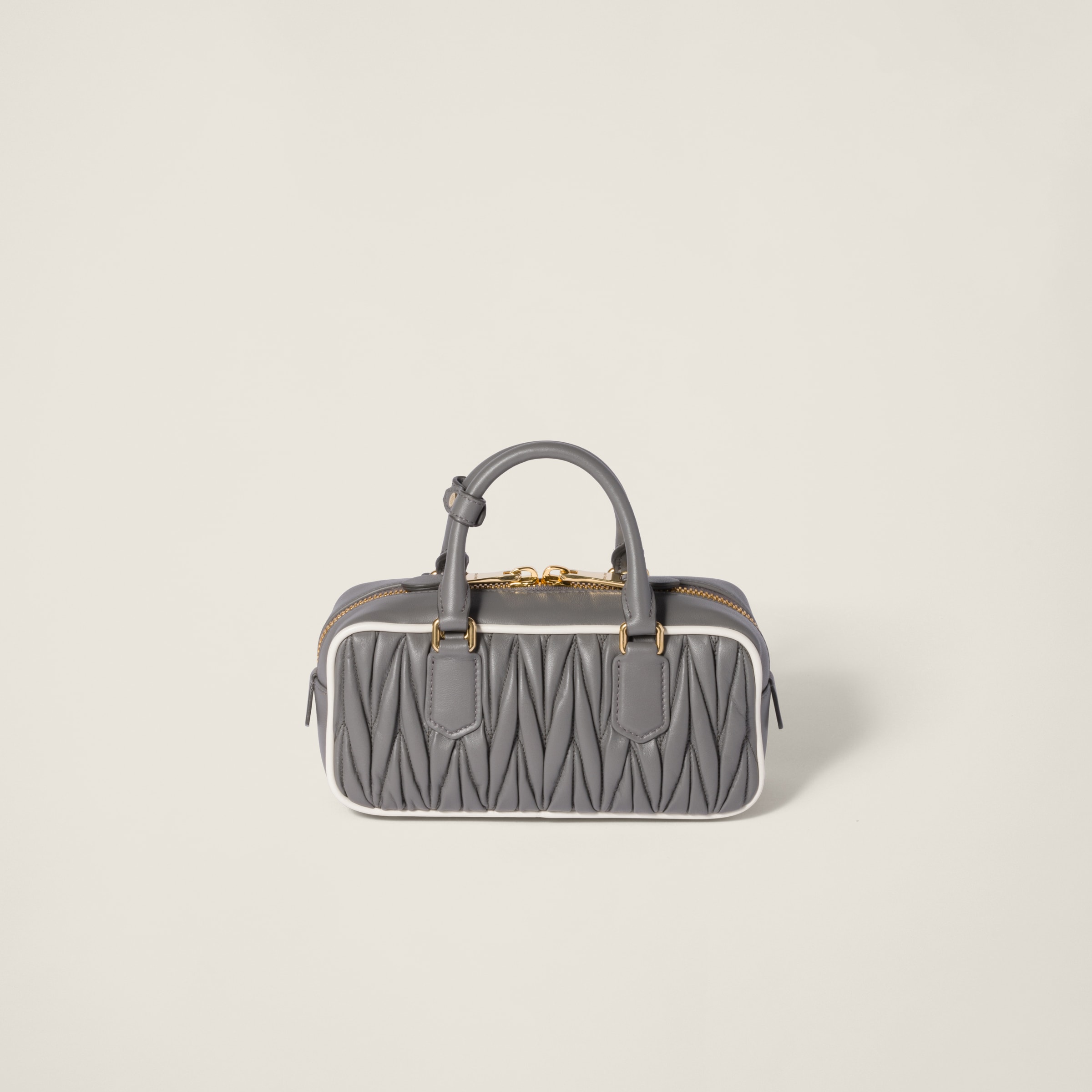 MIU MIU アイボリー マテラッセレザーバッグ ホワイト マテラッセレザー ショルダーバッグ | Miu Miu