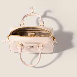 AF5BB142_ACR3_F0236_V_OON_BKG_4