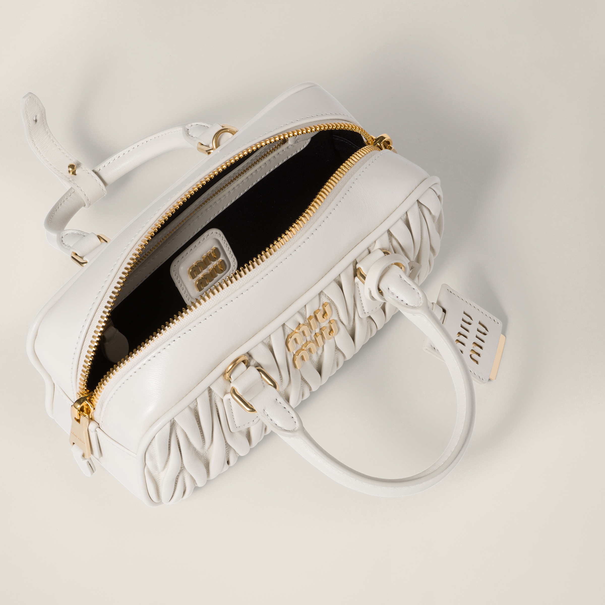 miumiu アルカディ マテラッセ ショルダーバッグ スモール ホワイト ミュウミュウ マテラッセ アルカディ ミニ 2wayバッグ ホワイト
