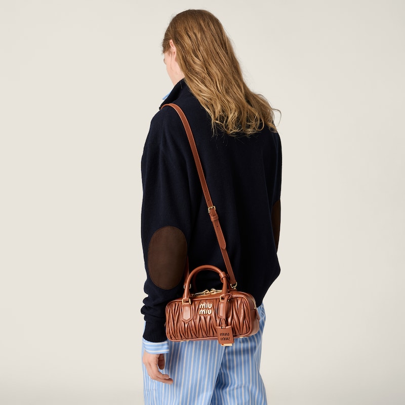 아르카디 마테라쎄 나파 가죽 백