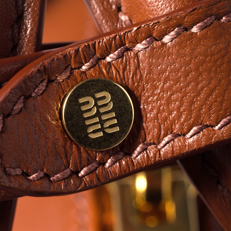 아르카디 마테라쎄 나파 가죽 백