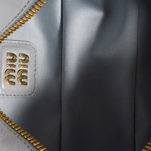 AF5BB142_AN88_F0164_V_OON_BKG_4