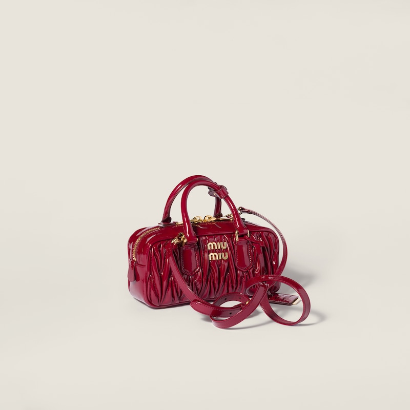 حقيبة Arcadie ماتلاسي من جلد لمّاع