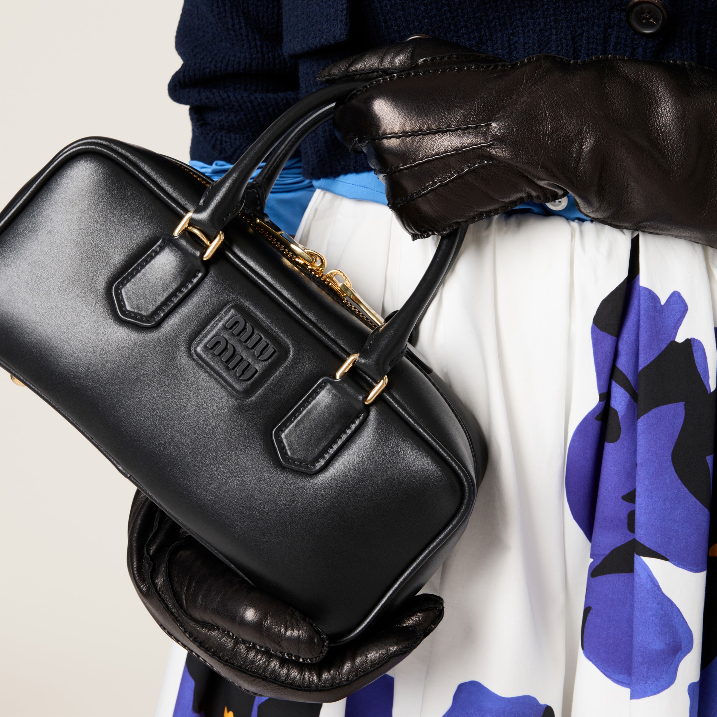 miumiuアーカイブウエストバッグBLKミュウミュウ
